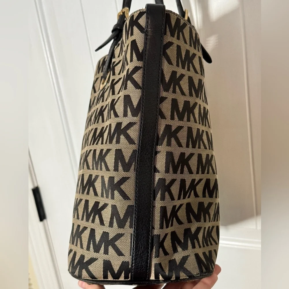 Michael Kors Monogram Tan and Black Jet Set Tote